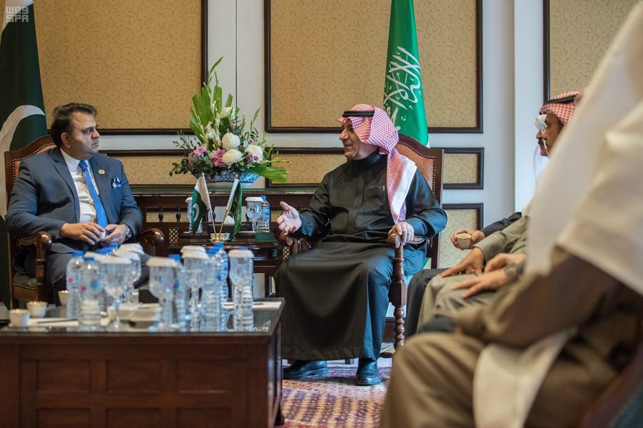 Saudi Minister of Media meets Pakistani counterpart