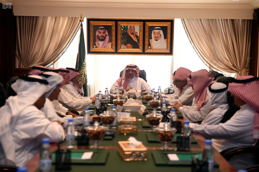 وزير الإعلام يلتقي رؤساء مجالس إدارات الصحف السعودية